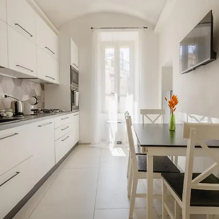 Domus Sanita - Napoli Free Wifi شقة